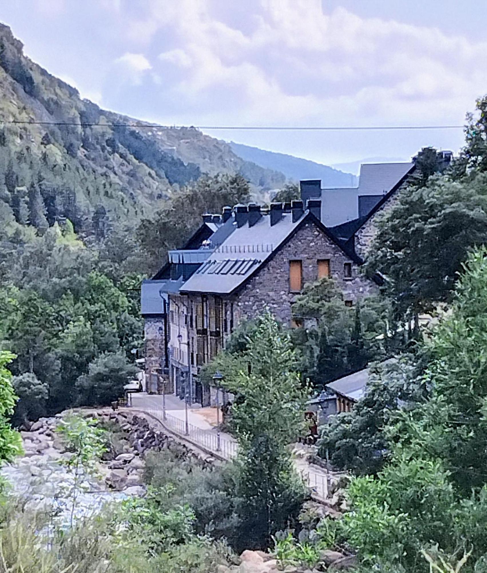 Apartament Atico La Flor Del Sol Canfranc Zewnętrze zdjęcie